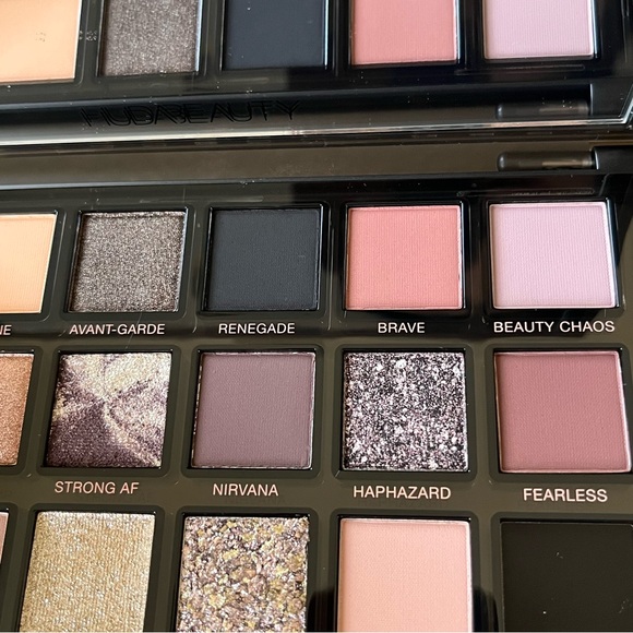 NEW Huda Beauty Pretty Grunge Eyeshadow Palette *New & Unused* - Picture 8 of 14